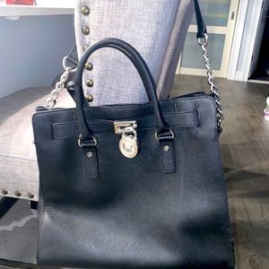 MICHAEL KORS TOTE BLACK FEMALE BAG SILVER CHAIN